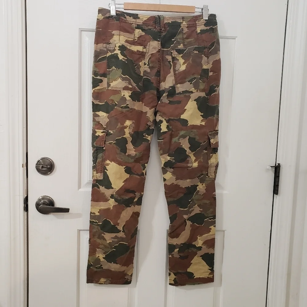 Anthropolgie Size 28 Camouflage Cargo Pants